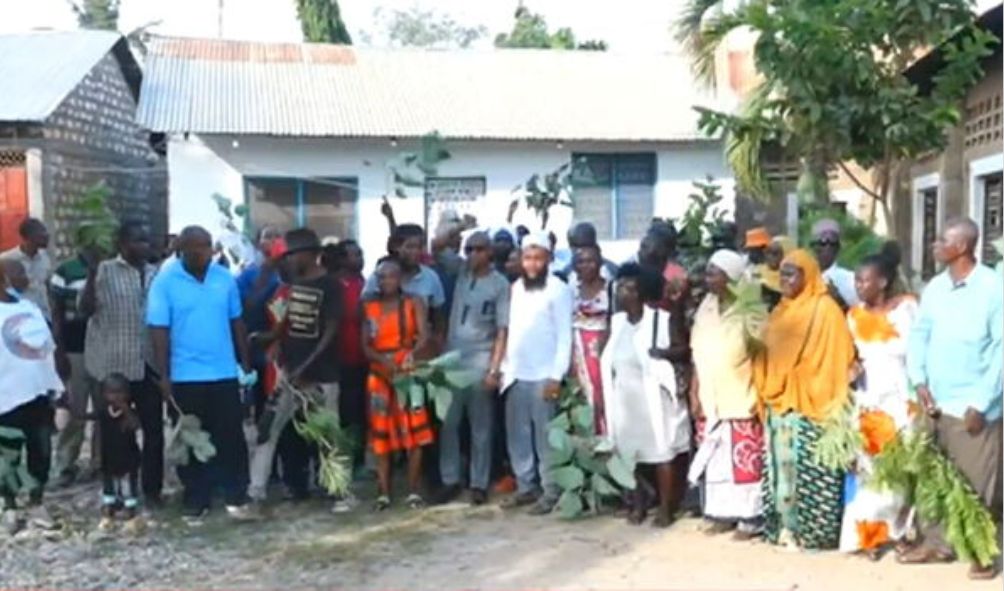 Principal In Hot Soup After Parents Stormed School To Demand His Transfer