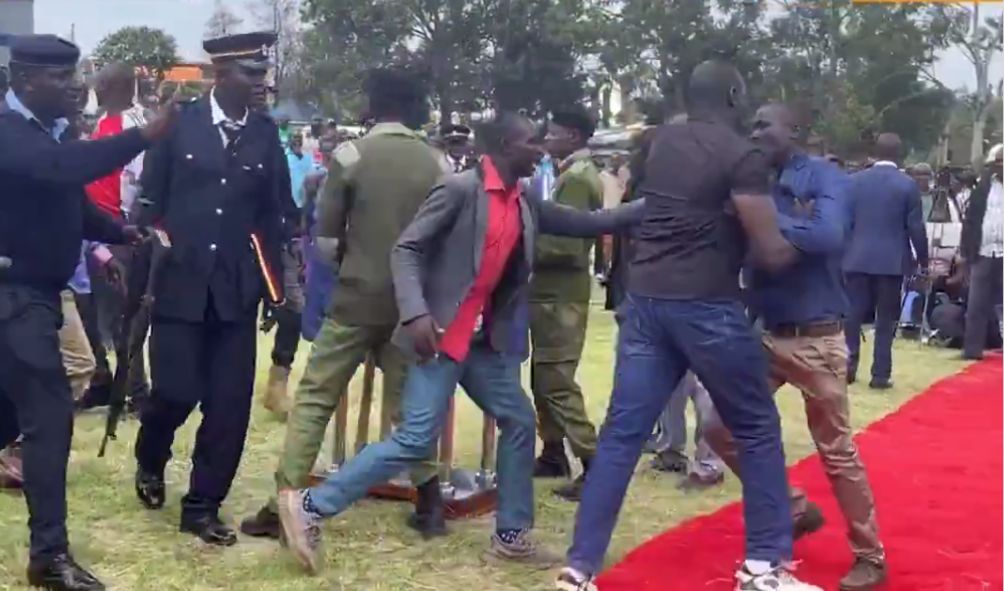 Migori Political Factions Clash At Jamhuri Day Event During President Ruto's Speech Reading