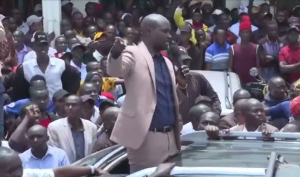 [VIDEO] Governor Barchok Publicly Mocked, Heckled In Front Of Ruto