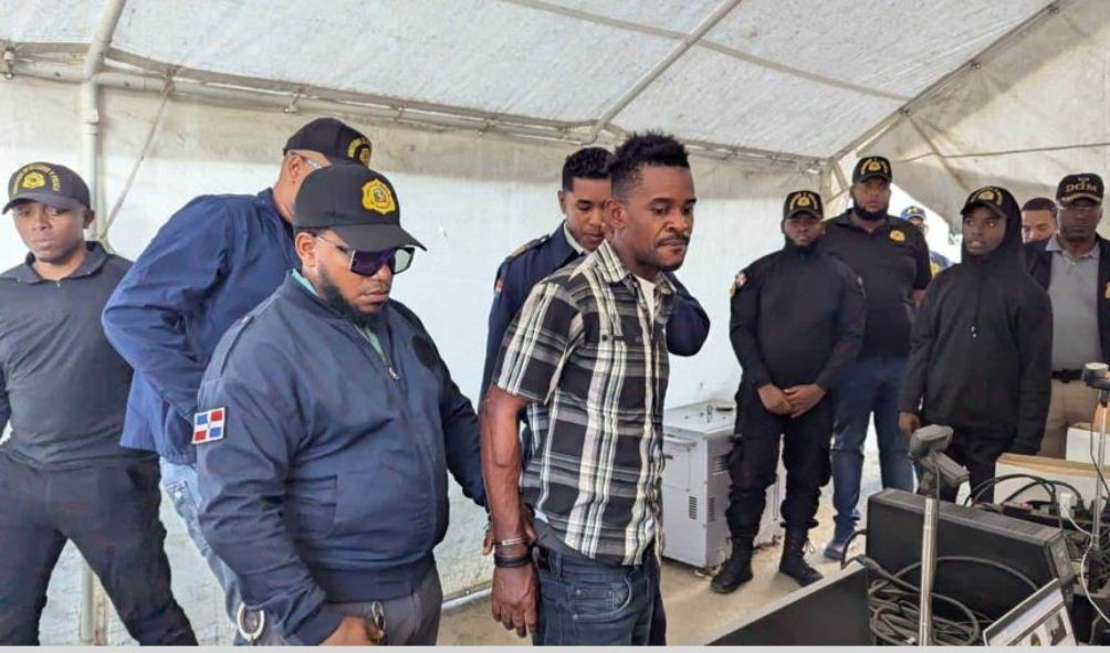 Haiti Gang Leader Beaten To Death By Irate Mob After Snatching Him From The Police