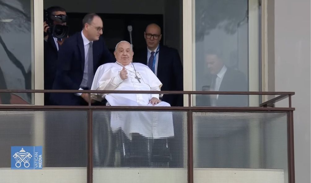 VATICAN: Pope Francis Finally Makes First Public Appearance, Blesses Faithfuls