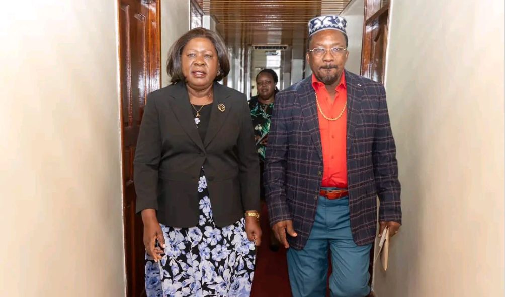 'If You Want Cash, I'll Give You Cash!' - Pastor Ng'ang'a Slams Sakaja Over Land-Grabbing Scheme