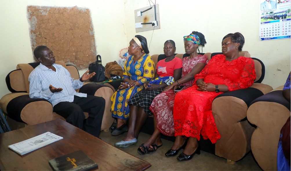 Governor Wanga Visits Ojwang's Family, Promises To Build Kes1.5M House, Power