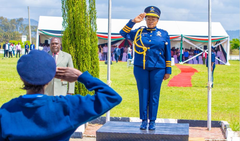 Underfire Governor Dons Military-like Uniform, Sparks Debate