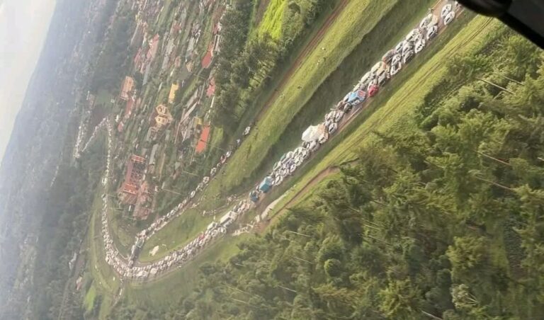 CHRISTMAS RUSH: Heavy Traffic Paralyzes Nairobi-Nakuru Highway