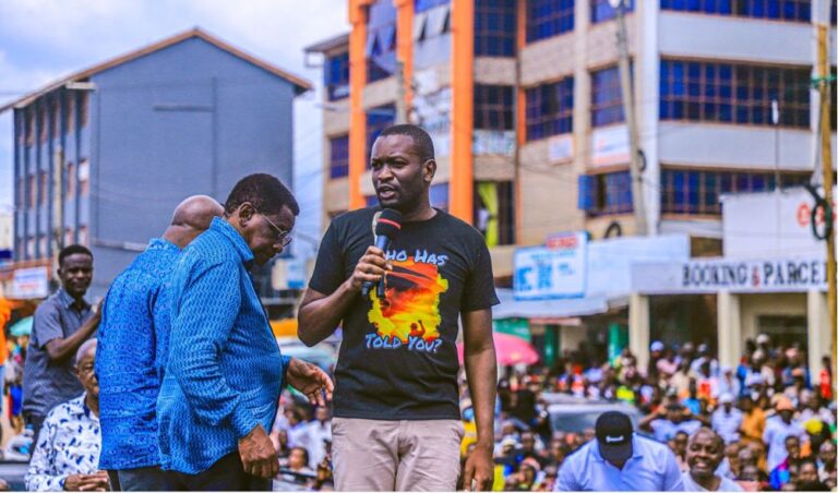 Police Teargas At Sifuna Rally Unmove Crowd As Supporters Cool It Off