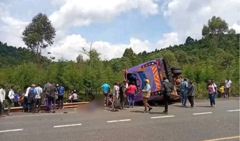 ACCIDENT ALERT! Full Bus With Passengers Overturns, Leaves Scores Injured