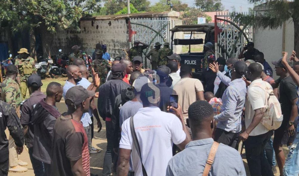 GOONS STATE: Kisumu Chaos Leaves One Dead, Disrupts Church Service